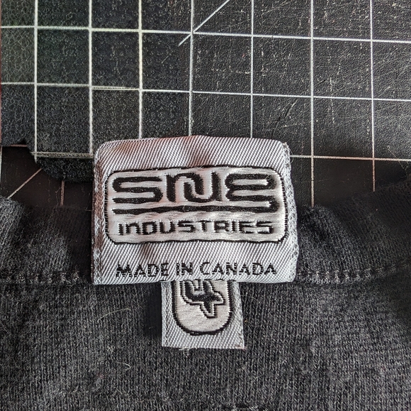 Snug Crop Tank - Picture 3 of 3